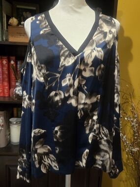 RACHEL Rachel Roy Navy and Cream Cold-Shoulder V-Neck Blouse